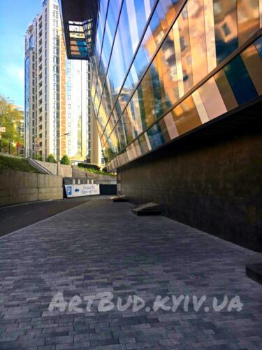 Укладання тротуарної плитки, фасадні роботи Київ, благоустрій територій Київ, укладання граниту Київ